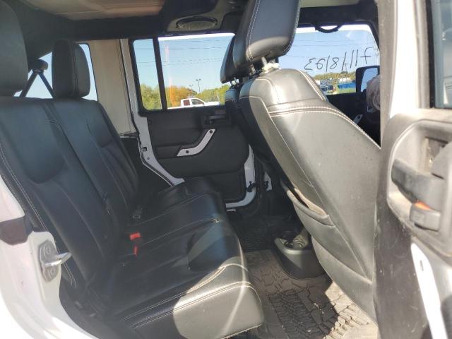 1C4BJWEG1EL199015 Jeep Wrangler Unlimited Sahara