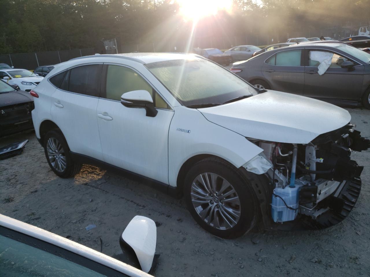 JTEAAAAH5MJ075137 2021 Toyota Venza Le