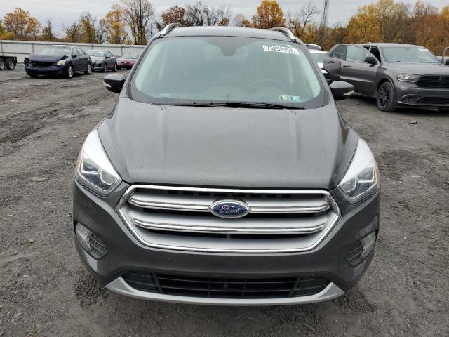 1FMCU9J98HUD63813 Ford Escape Titanium