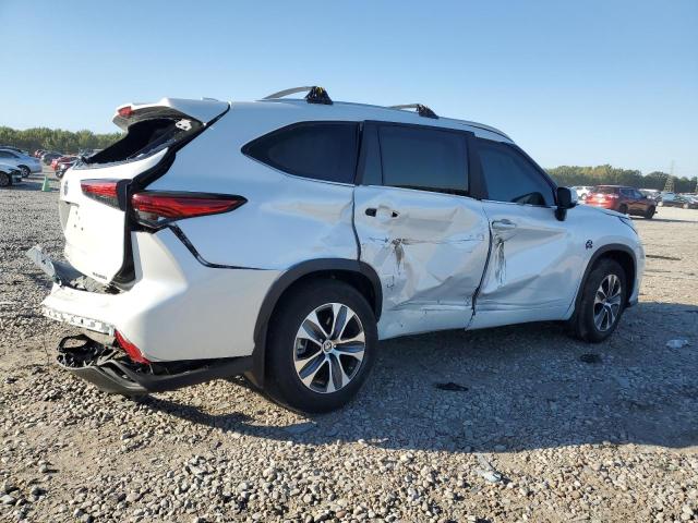 VIN 5TDKDRBH9PS037981 2023 Toyota Highlander, L no.3