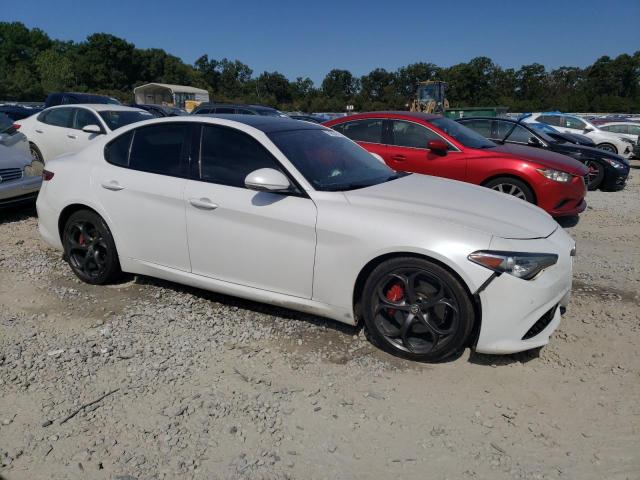  ALFA ROMEO GIULIA 2017 Білий