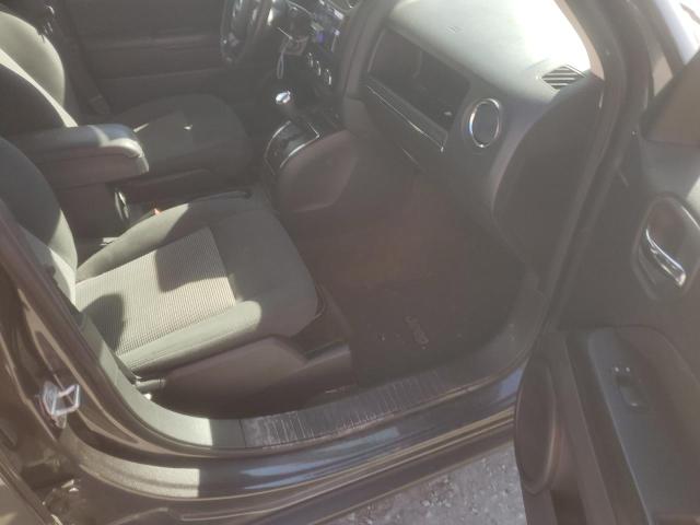 1C4NJPFA5GD582403 Jeep Patriot Latitude