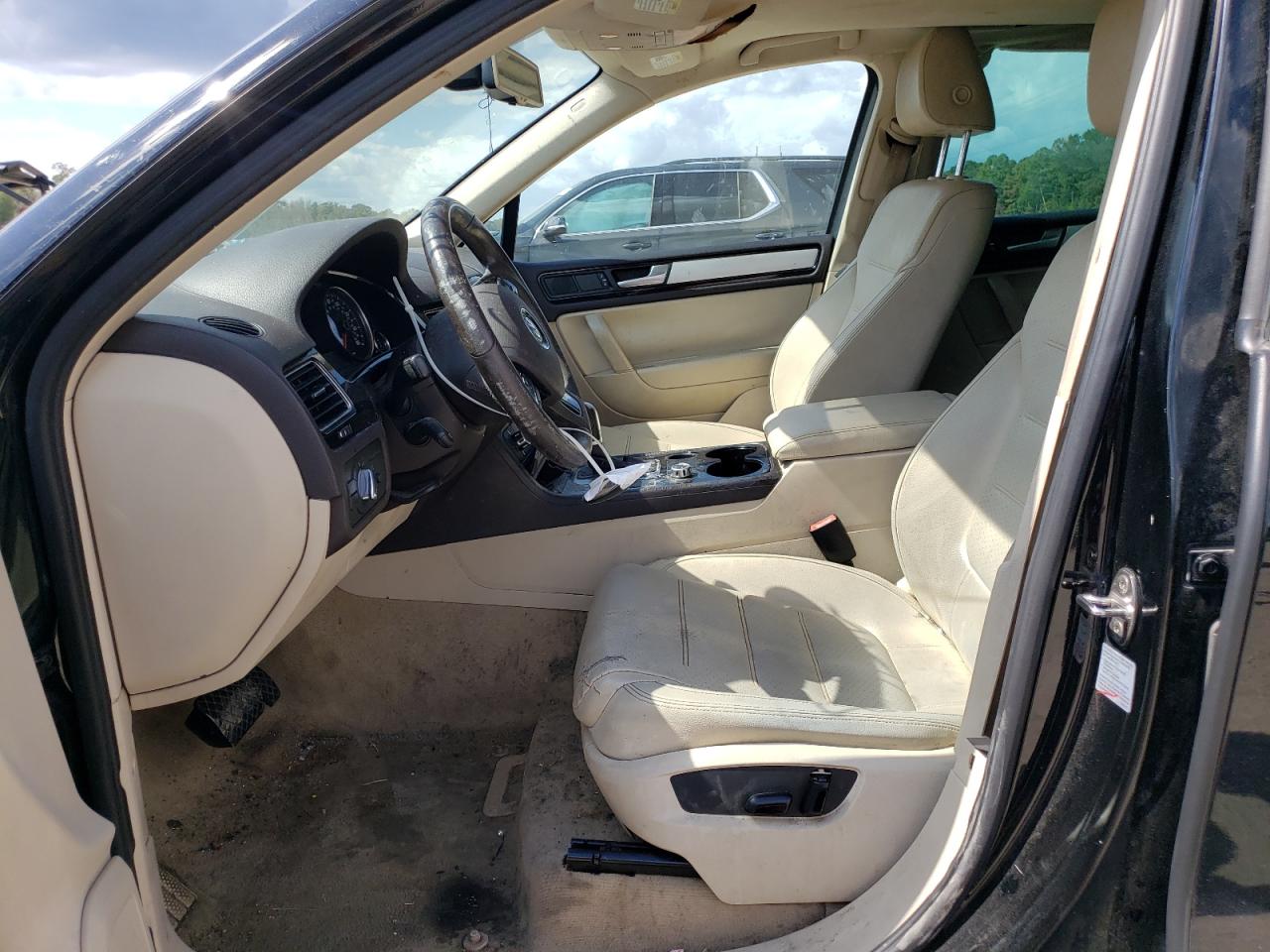 WVGEF9BP1DD006824 2013 Volkswagen Touareg V6