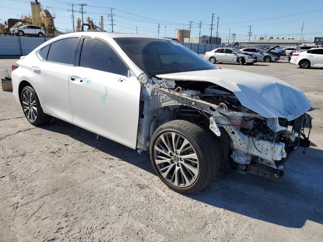 VIN 58AB21B15KU003815 2019 LEXUS ES300 no.4