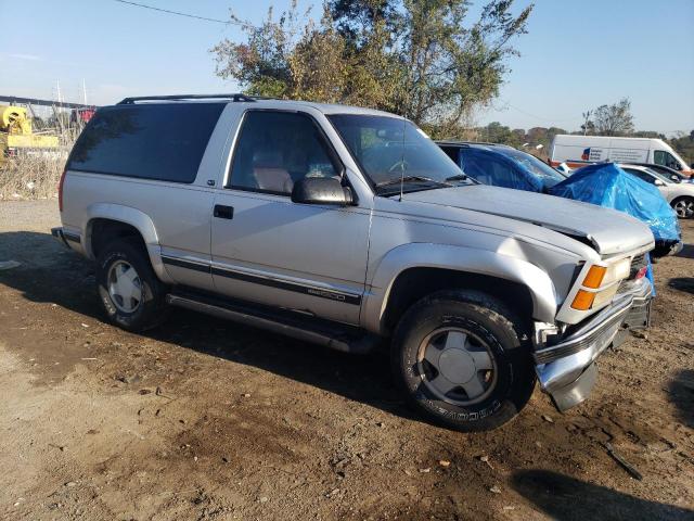 1997 GMC Yukon VIN: 3GKEK18R4VG526227 Lot: 72763403