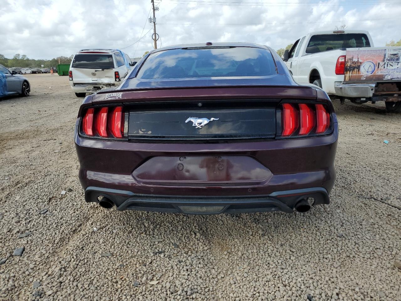 2018 Ford Mustang vin: 1FA6P8TH8J5135453