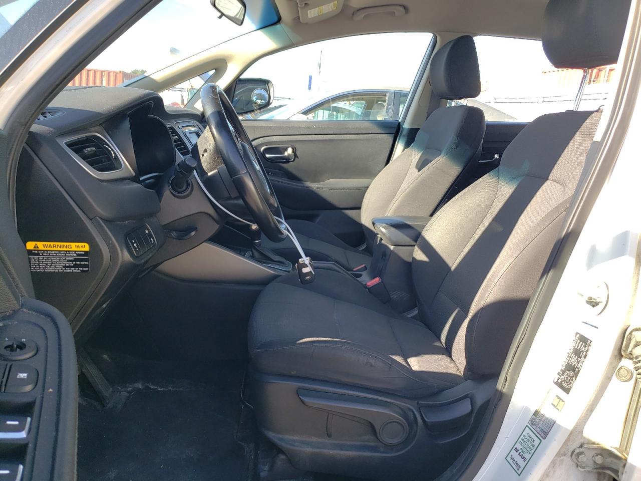 2014 Kia Rondo vin: KNAHT8A35E7067738