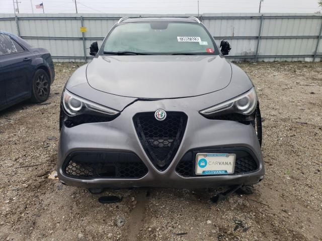 ZASFAKAN9J7B82763 | 2018 ALFA ROMEO STELVIO