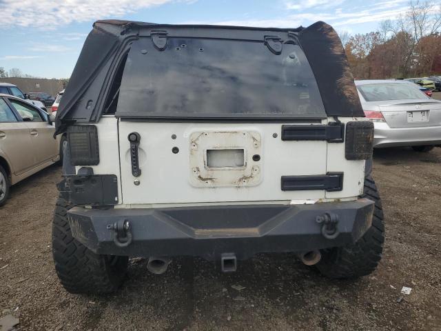 1C4BJWEG2FL674950 Jeep Wrangler Unlimited Sahara