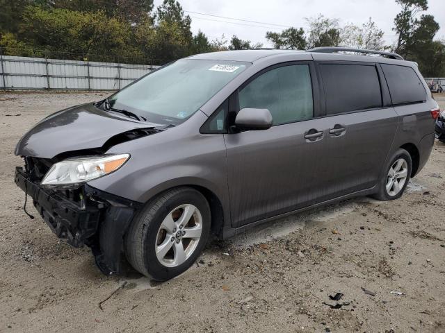 2018 Toyota Sienna LE