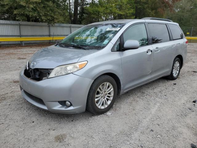 2013 Toyota Sienna XLE