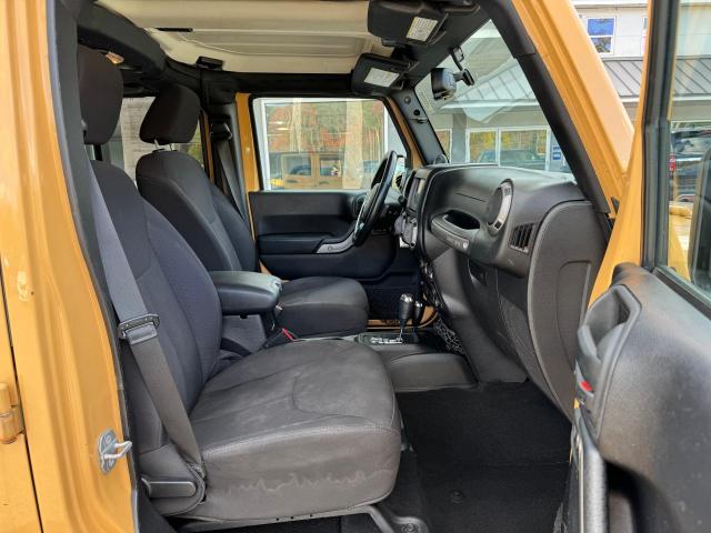 1C4BJWDG0EL183339 Jeep Wrangler Unlimited Sport