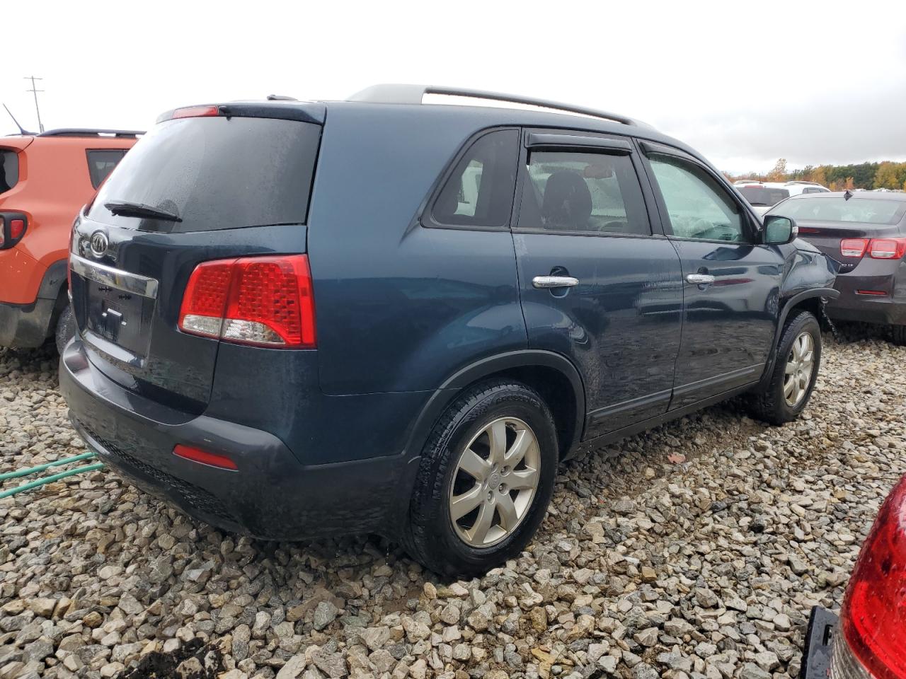 2012 Kia Sorento Base vin: 5XYKT3A63CG207999