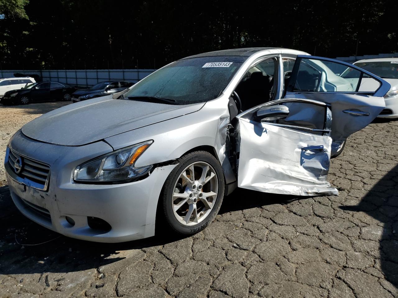  Salvage Nissan Maxima