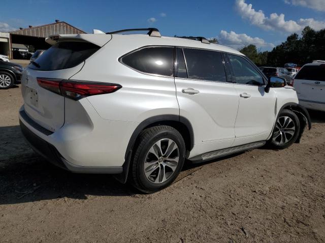 VIN 5TDGZRAH6MS068979 2021 Toyota Highlander, Xle no.3