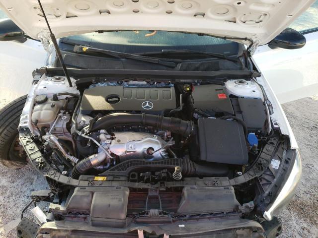 WDD3G4FB5KW018038 Mercedes-Benz A 220 4matic