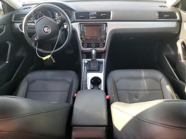  VOLKSWAGEN PASSAT 2019 Серебристый
