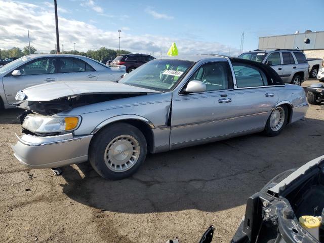 2001 Lincoln Town Car Executive