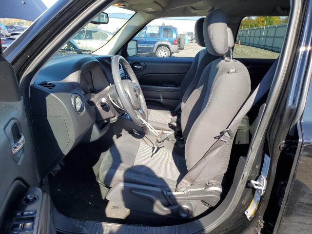 1C4NJPFBXGD562866 Jeep Patriot Latitude