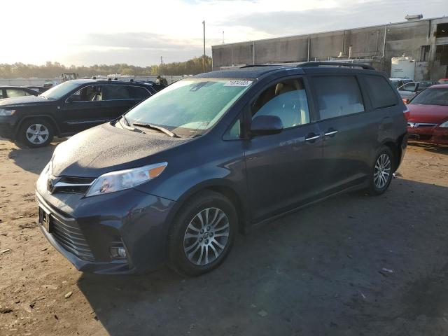 2018 Toyota Sienna XLE