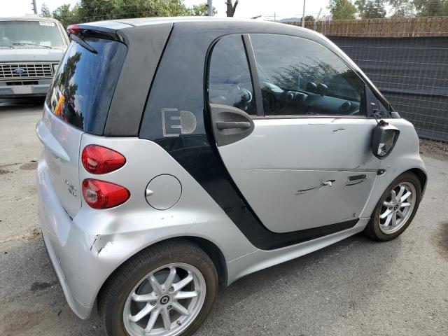 VIN WMEEJ9AA6EK775415 2014 Smart Fortwo no.3