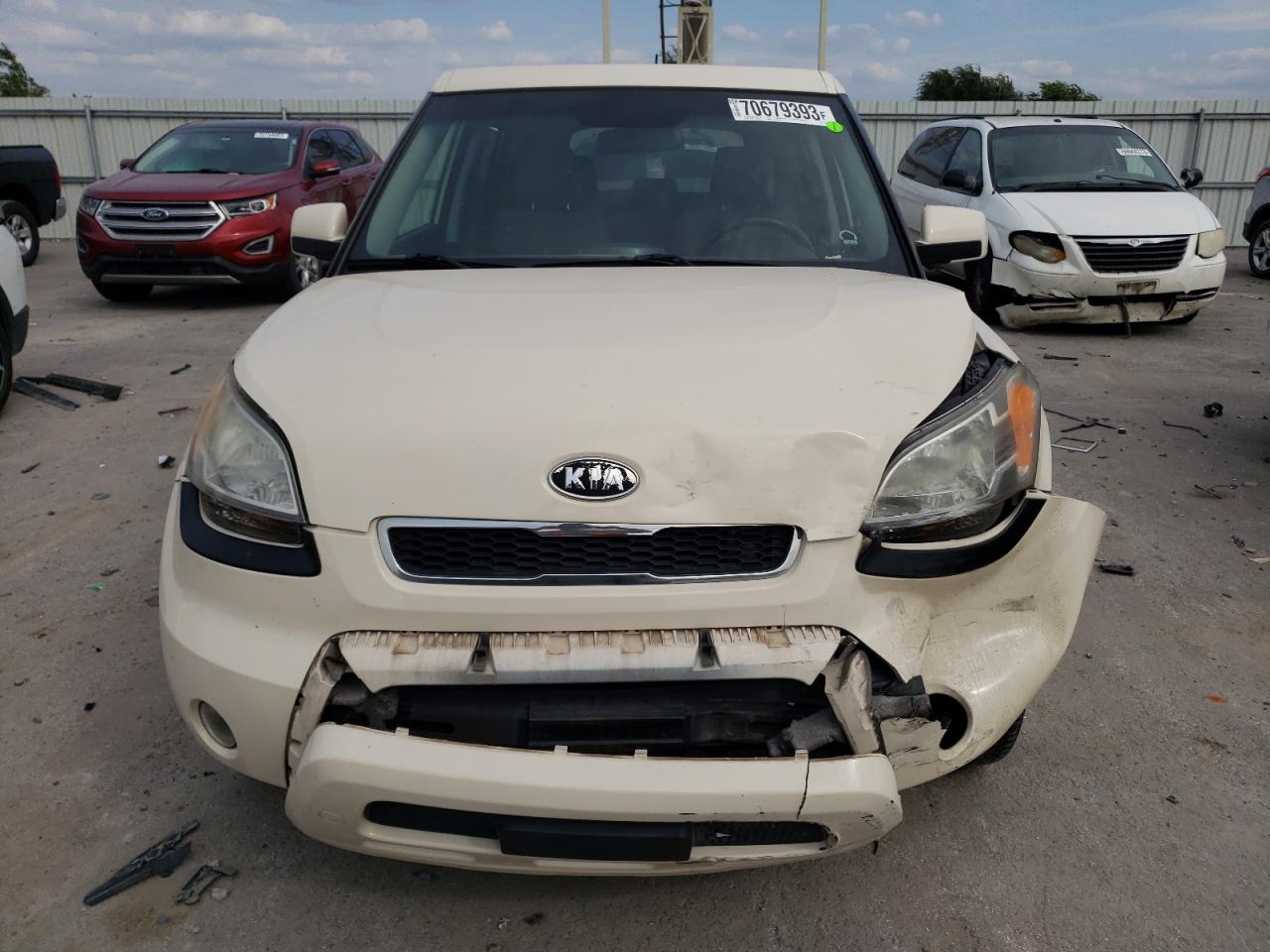 KNDJT2A2XB7733934 2011 Kia Soul +