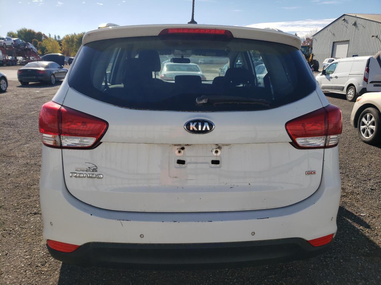2014 Kia Rondo vin: KNAHT8A35E7067738
