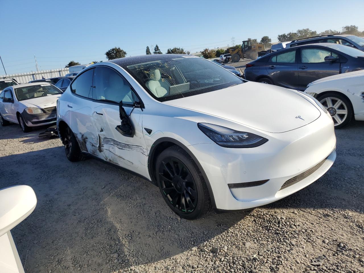 5YJYGDEE3LF056224 Tesla Model Y  4