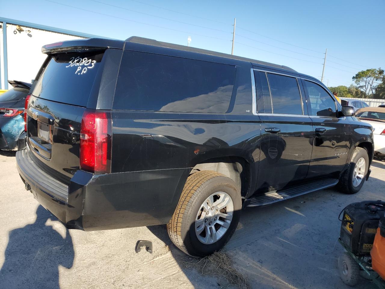 1GNSKHKC7KR382803 2019 Chevrolet Suburban K1500 Lt