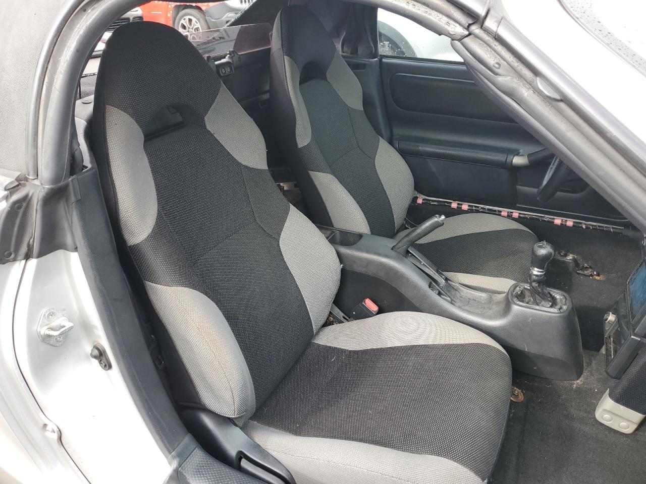 JTDFR320320052207 2002 Toyota Mr2 Spyder