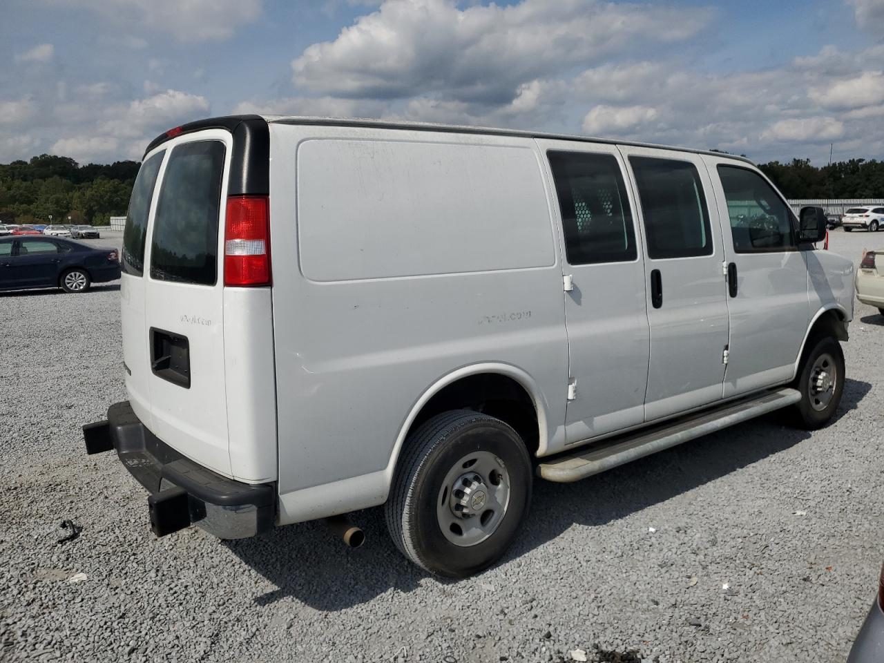 1GCWGAF72M1311963 Chevrolet Express G2 3