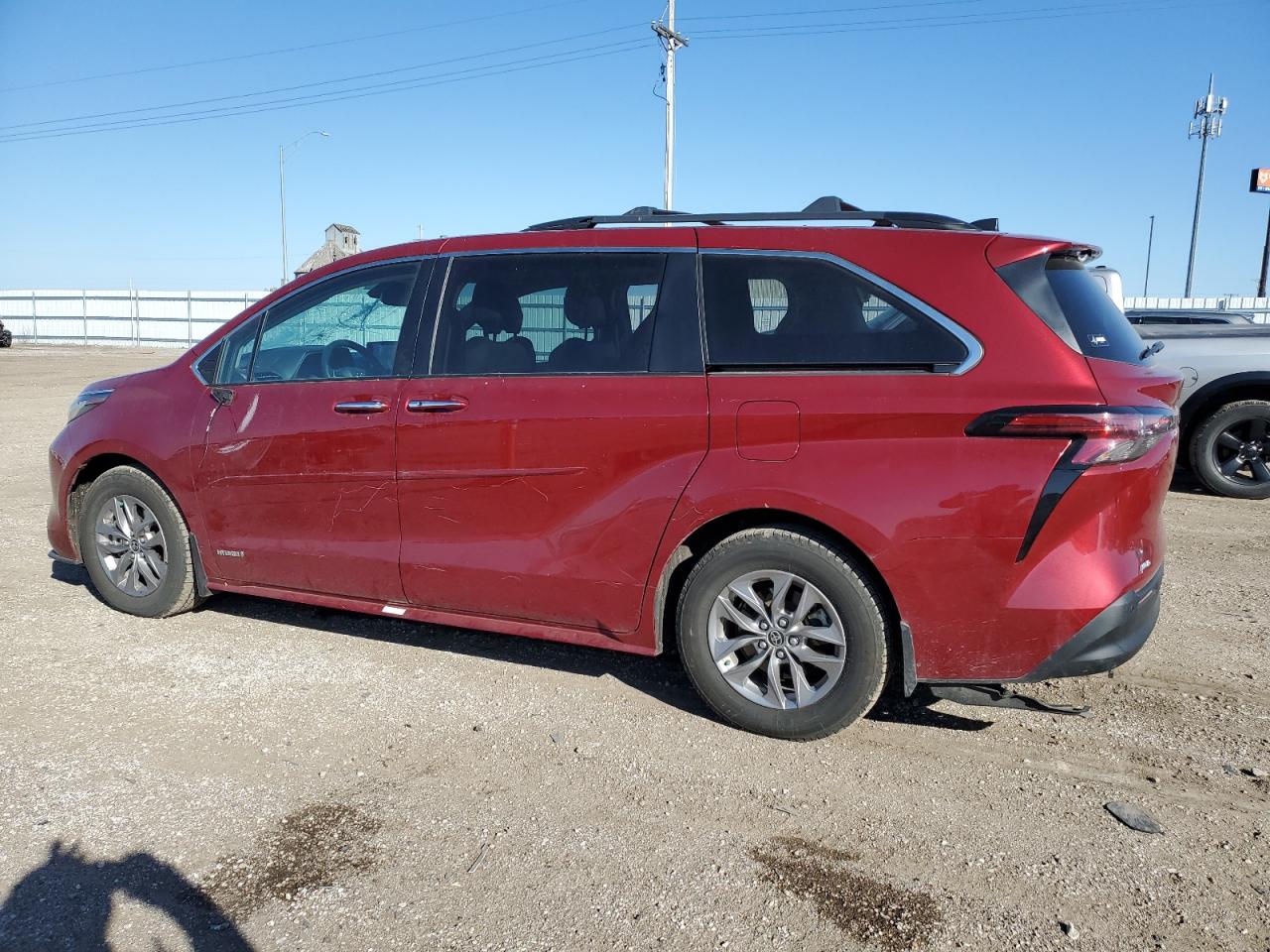 2021 TOYOTA SIENNA XLE 2.5L  4(VIN: 5TDJSKFC9MS014204