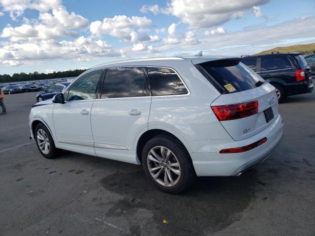 VIN WA1LHAF74KD033587 2019 Audi Q7, Premium Plus no.2