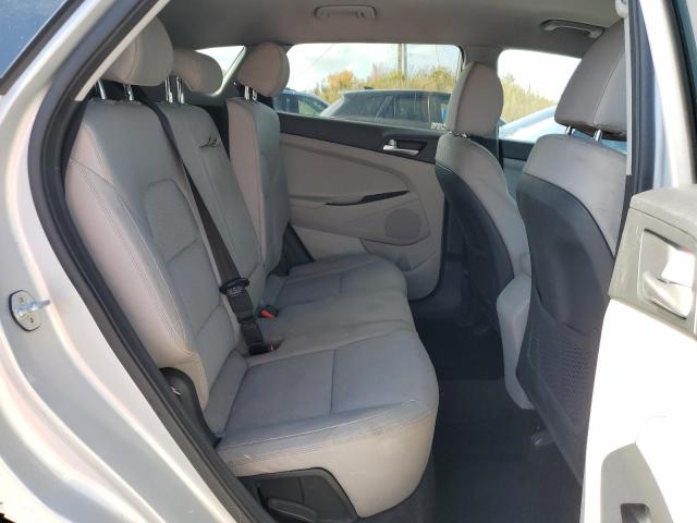 KM8J2CA45KU848965 Hyundai TUCSON SE