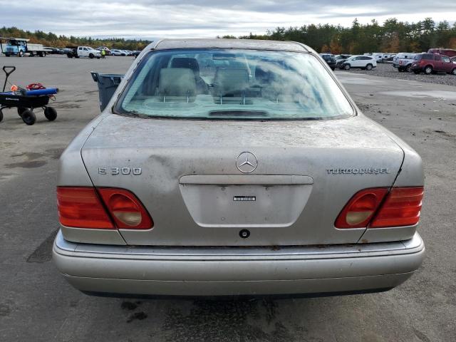 1999 Mercedes-Benz E 300Td VIN: WDBJF25H6XA721116 Lot: 54761874