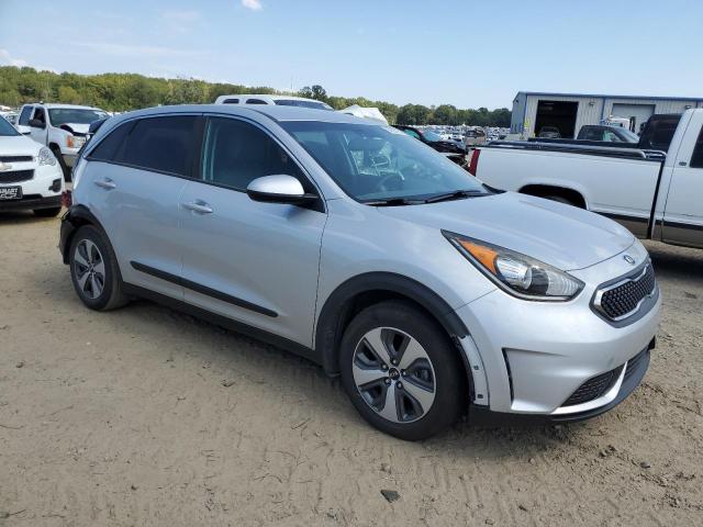 KNDCB3LC5J5124686 KIA NIRO FE