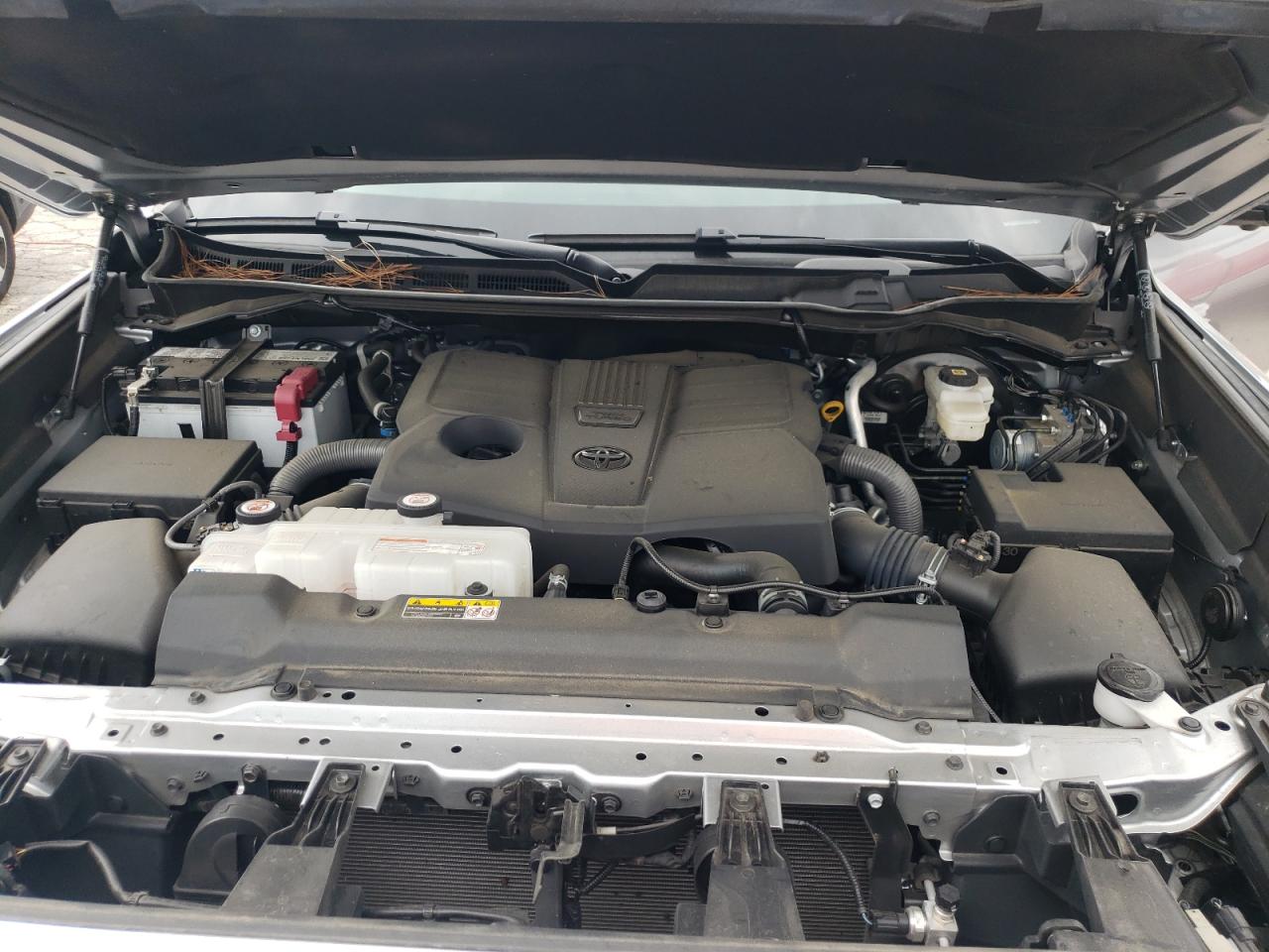 TOYOTA TUNDRA CREWMAX SR