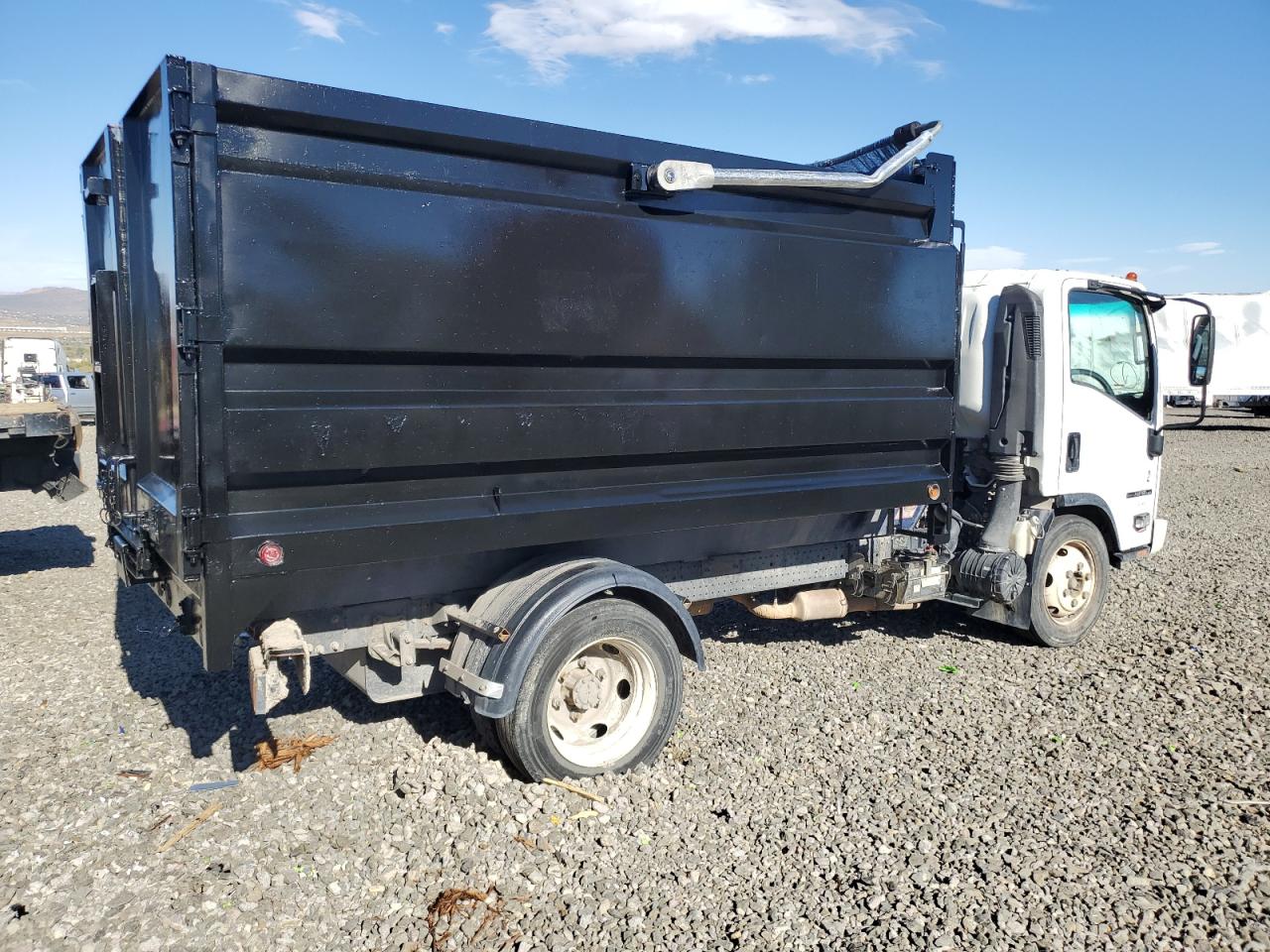 Lot #3004395713 2016 ISUZU NPR HD