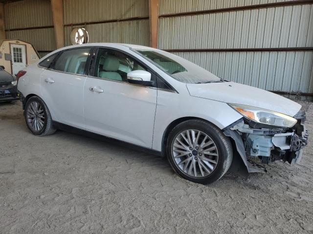 VIN 1FADP3J25GL359986 2016 FORD FOCUS no.4