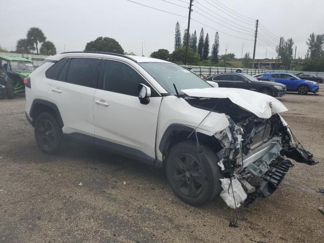 VIN 2T3W1RFV2MW136498 2021 Toyota RAV4, Xle no.4