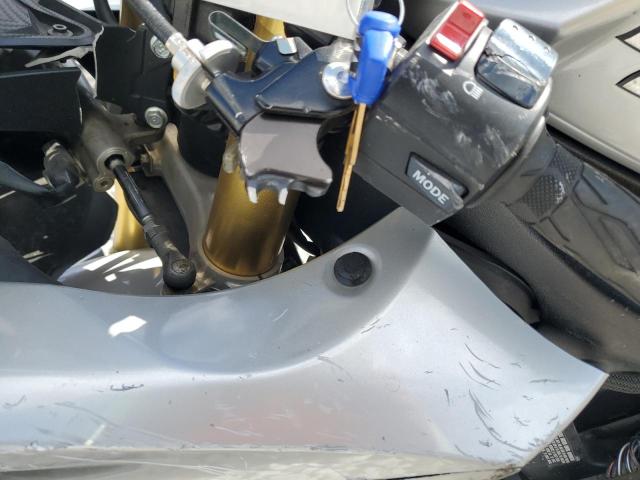 2013 SUZUKI GSX-R750 - JS1GR7MA4D2101823
