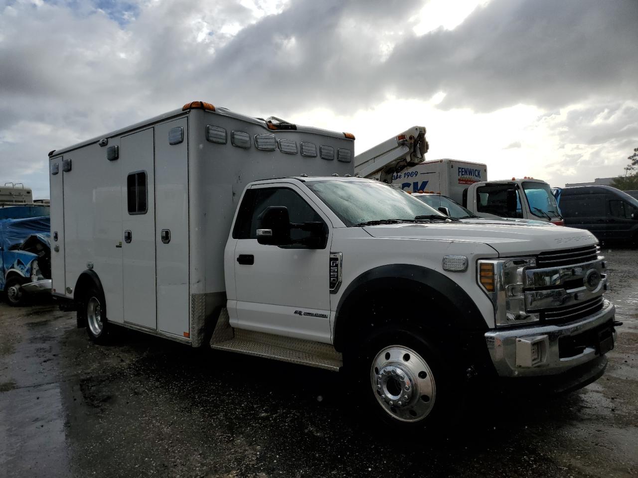 Lot #3003420116 2019 FORD F550 SUPER