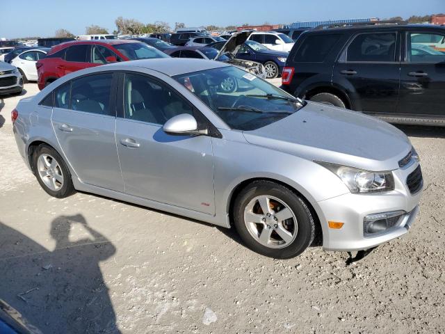 VIN 1G1PC5SB0F7110153 2015 Chevrolet Cruze, LT no.4