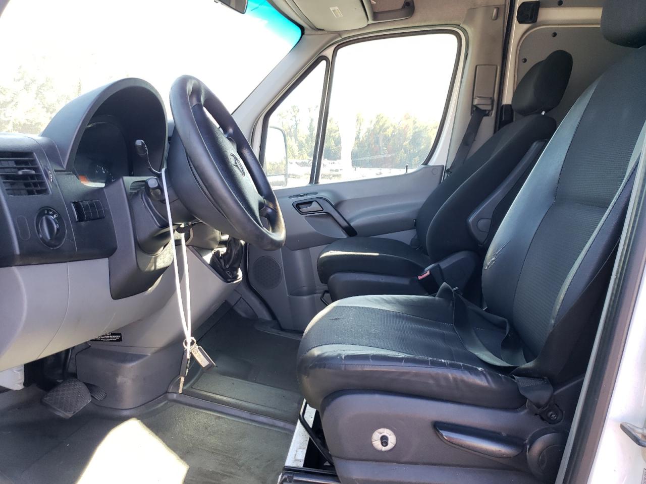 Lot #2928476823 2015 MERCEDES-BENZ SPRINTER 2