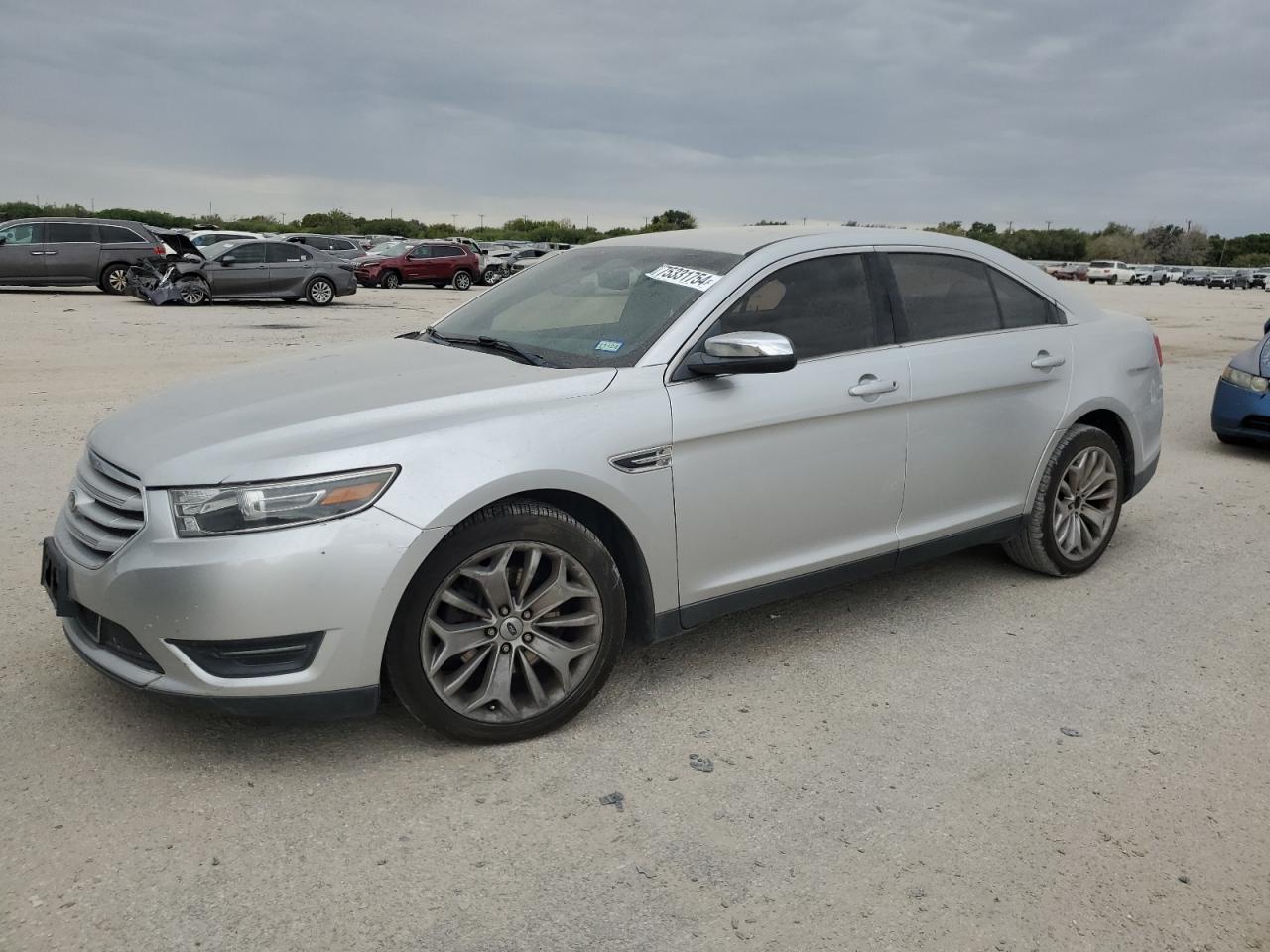 Lot #2962528816 2013 FORD TAURUS LIM