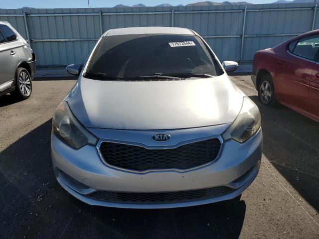 VIN KNAFX4A66F5358521 2015 KIA Forte, LX no.5