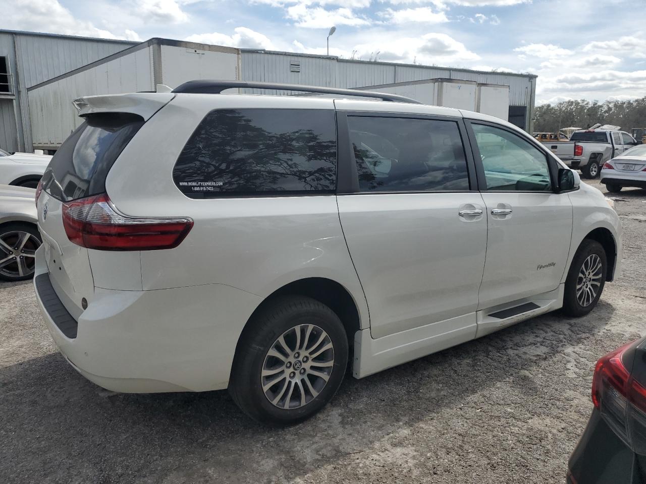 Lot #2974721142 2020 TOYOTA SIENNA XLE