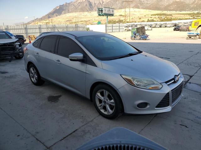 VIN 1FADP3F22DL382467 2013 Ford Focus, SE no.4