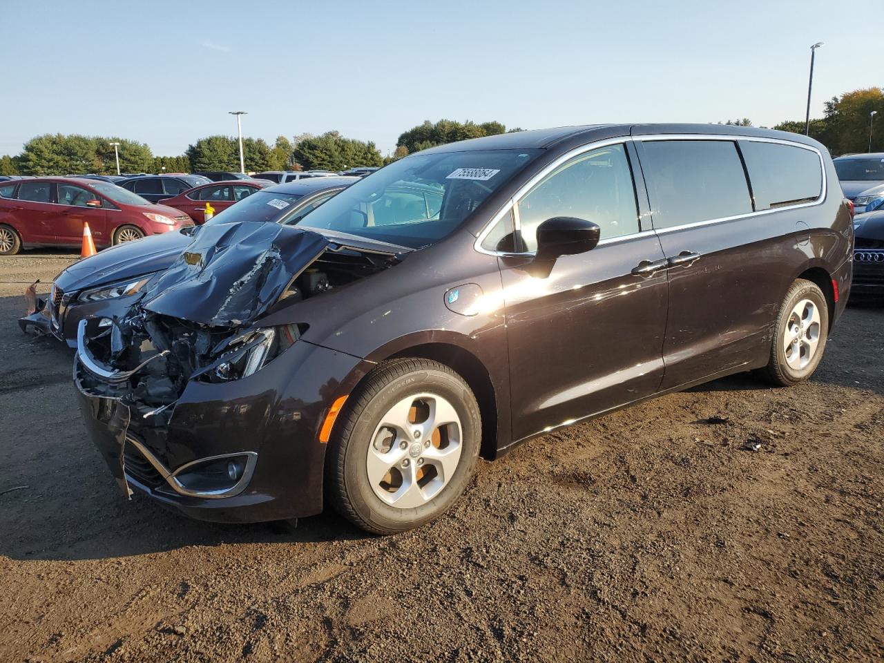 Lot #2902219079 2018 CHRYSLER PACIFICA H