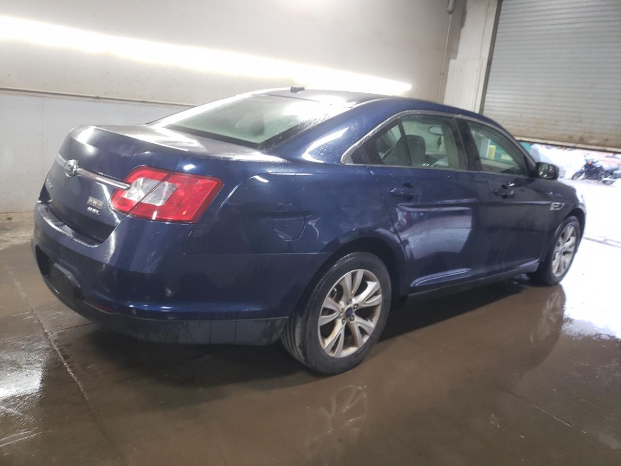 Lot #2947526817 2012 FORD TAURUS SEL